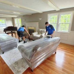 🏠🏡 WE MOVE HOUSES⭐APARTMENTS⭐ STORAGES⭐24/7 MOVERS AVAILABLE (💪🏼PROFESSIONAL MOVING💪🏼WE ALSO LOAD AND UNLOAD RENTALS) picture